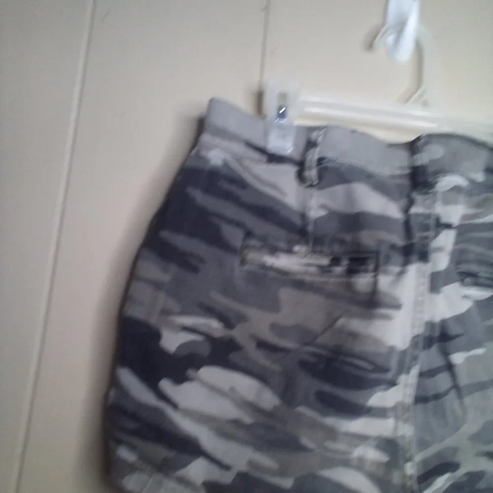 Express Shorts 2 Mid Rise Camo Green Black